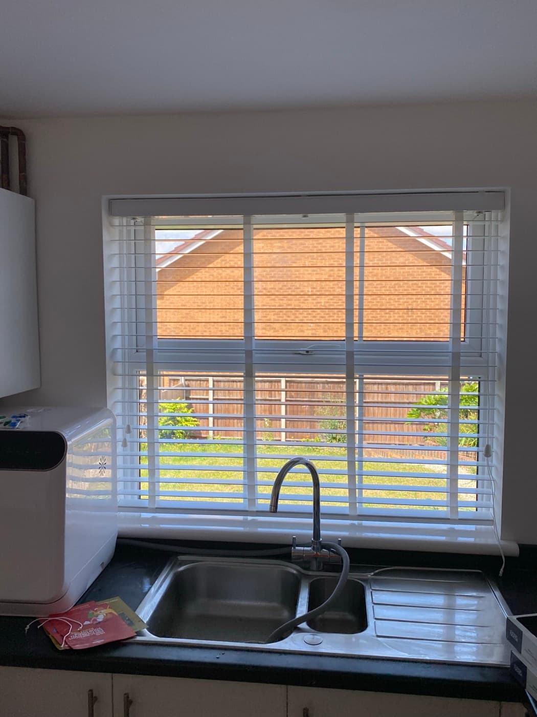 Venetian Blinds, install 3