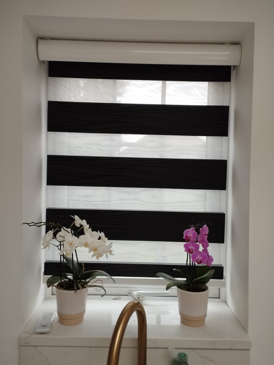 Zebra / Day & Night Blinds, install 4